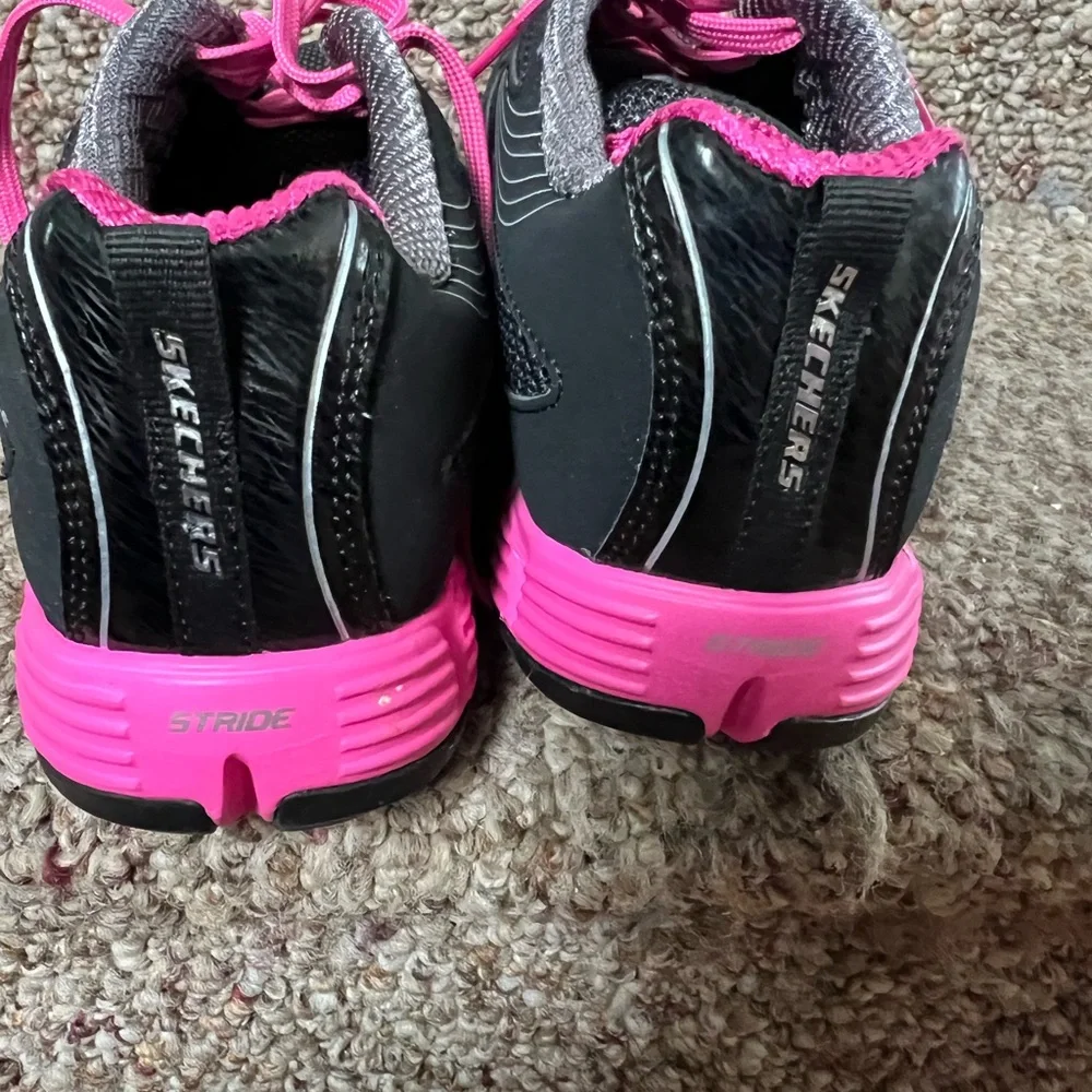 Skechers size 7 flex sole sneakers - Picture 6 of 6